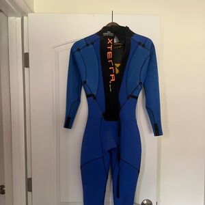 Women’s Xterra wetsuit size small-medium